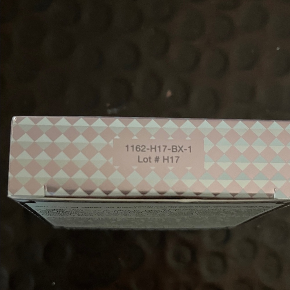 Pink Makeup Compact - Picture 4 of 5